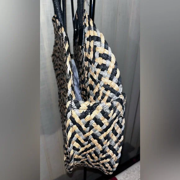 NWT! Time and Tru Neutrals Large Circle Straw Tote - Picture 5 of 6